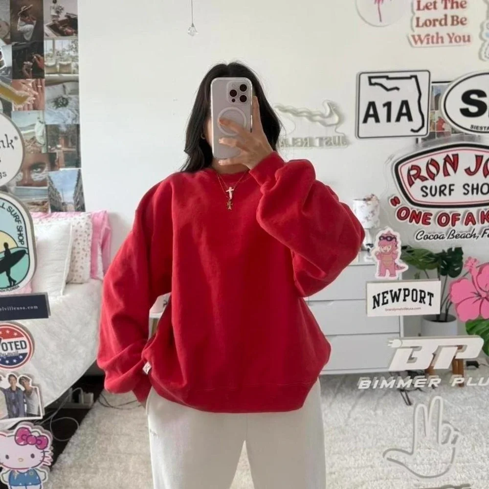 strawberry red akimbo‎ club crewneck sweatshirt